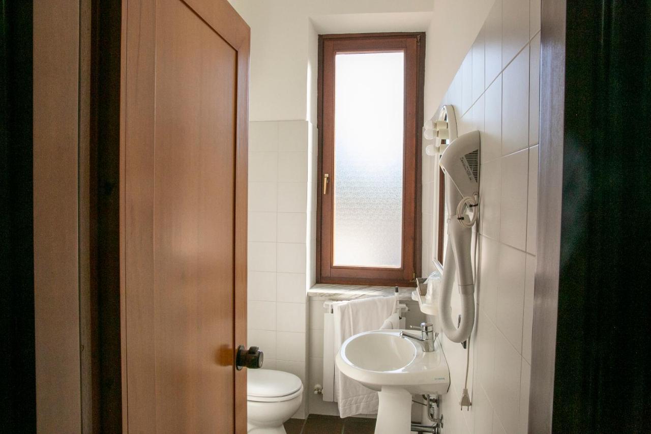 La Villetta Food & Drink Rooms For Rent - No Reception - LʼAquila Exterior foto