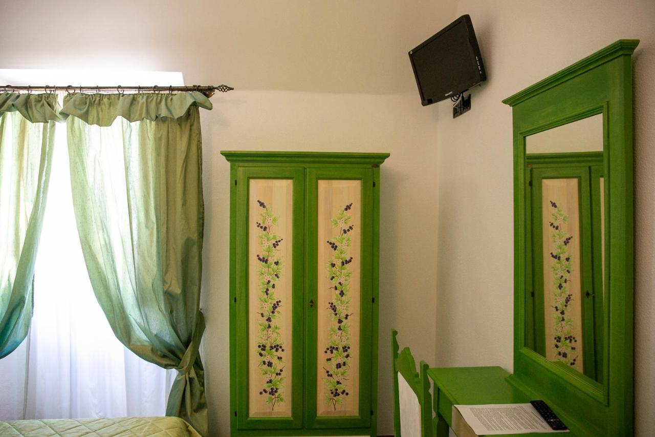 La Villetta Food & Drink Rooms For Rent - No Reception - LʼAquila Exterior foto