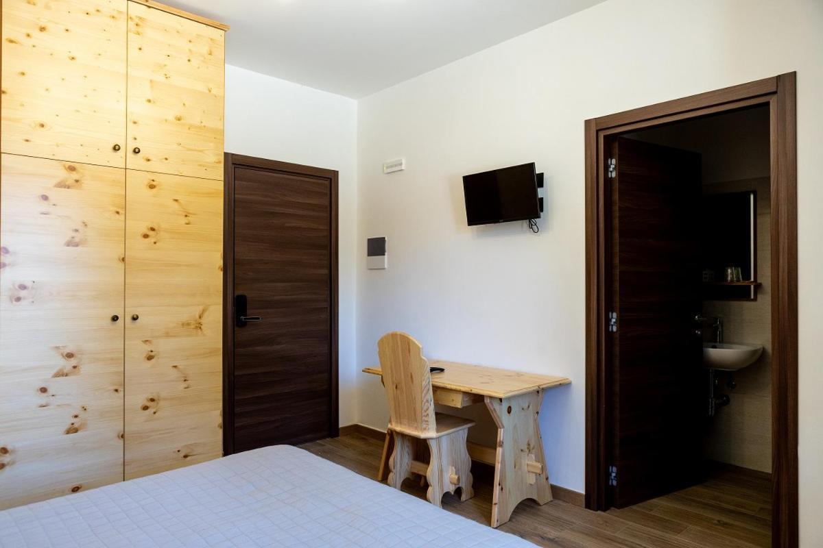 La Villetta Food & Drink Rooms For Rent - No Reception - LʼAquila Exterior foto